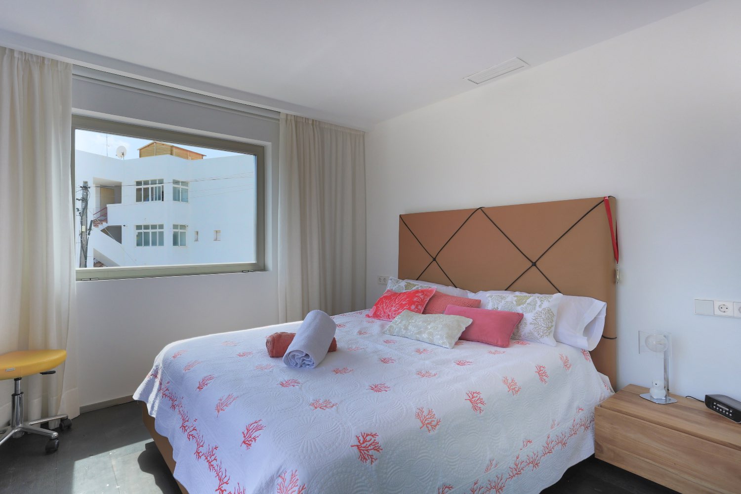 Ibiza Den Bossa Appartementen Penthouse Jacuzzi Zeezijde 4 Slaapkamers